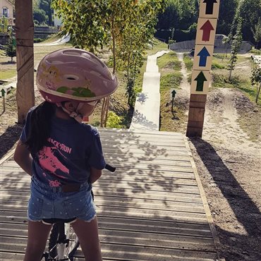 Bike park, pump track, lignes de jump, Millau