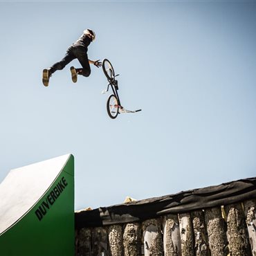 Bike park : Lignes de jump, pumptack, bac à mousse