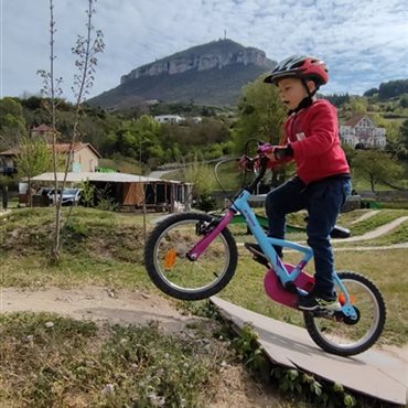 Stages VTT enfants, ateliers techniques et mecanique, Millau