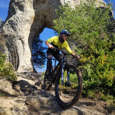 Cours VTT adultes en chemin alentours Millau